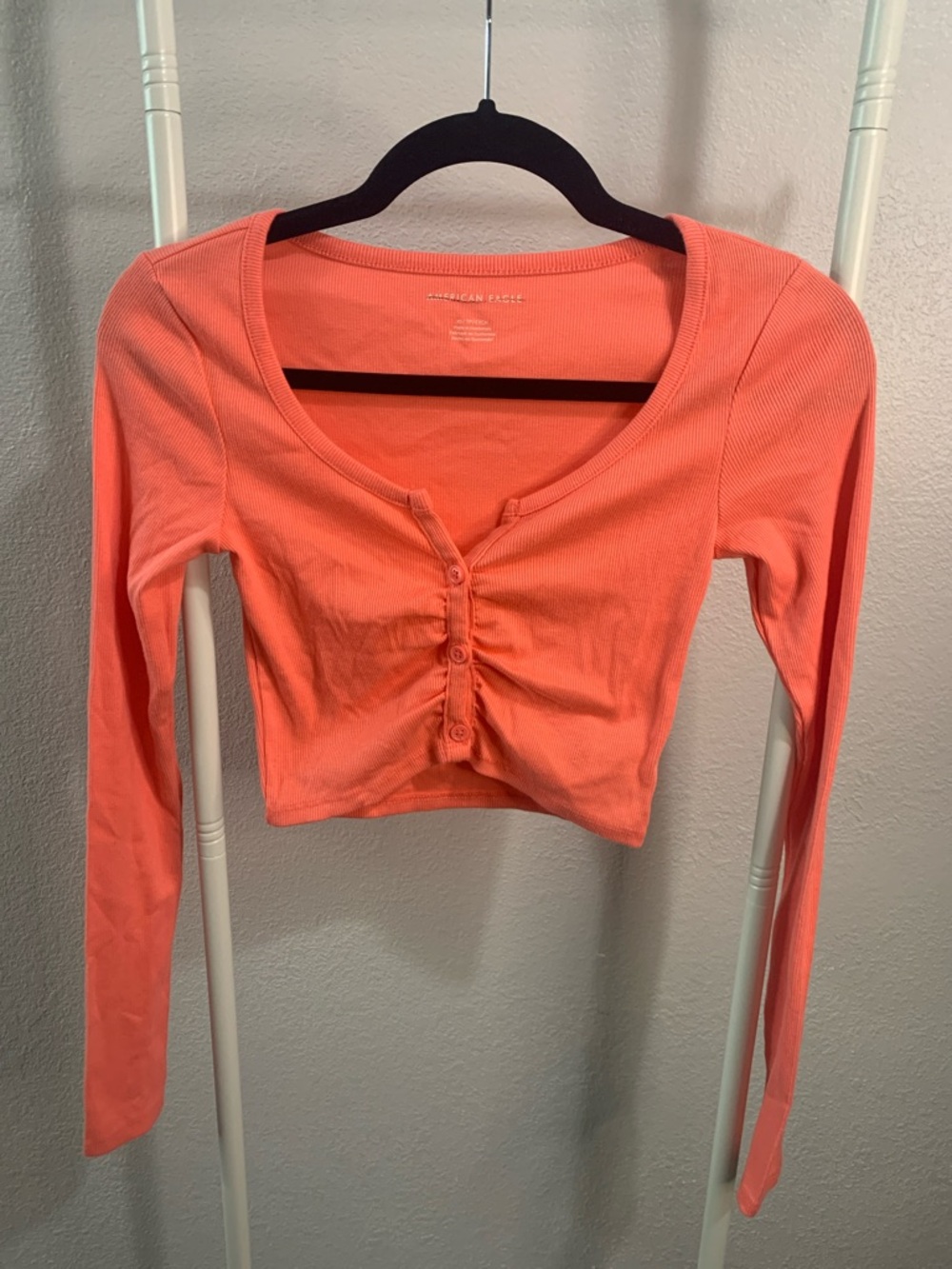 American Eagle Outfitters Coral Ribbed Cropped Button-Front Top